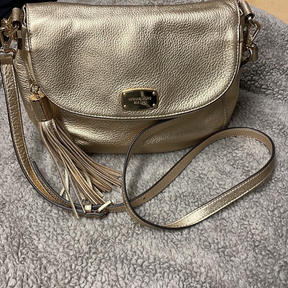 Michael Kors Gold leather medium purse. - Picture 2 of 7